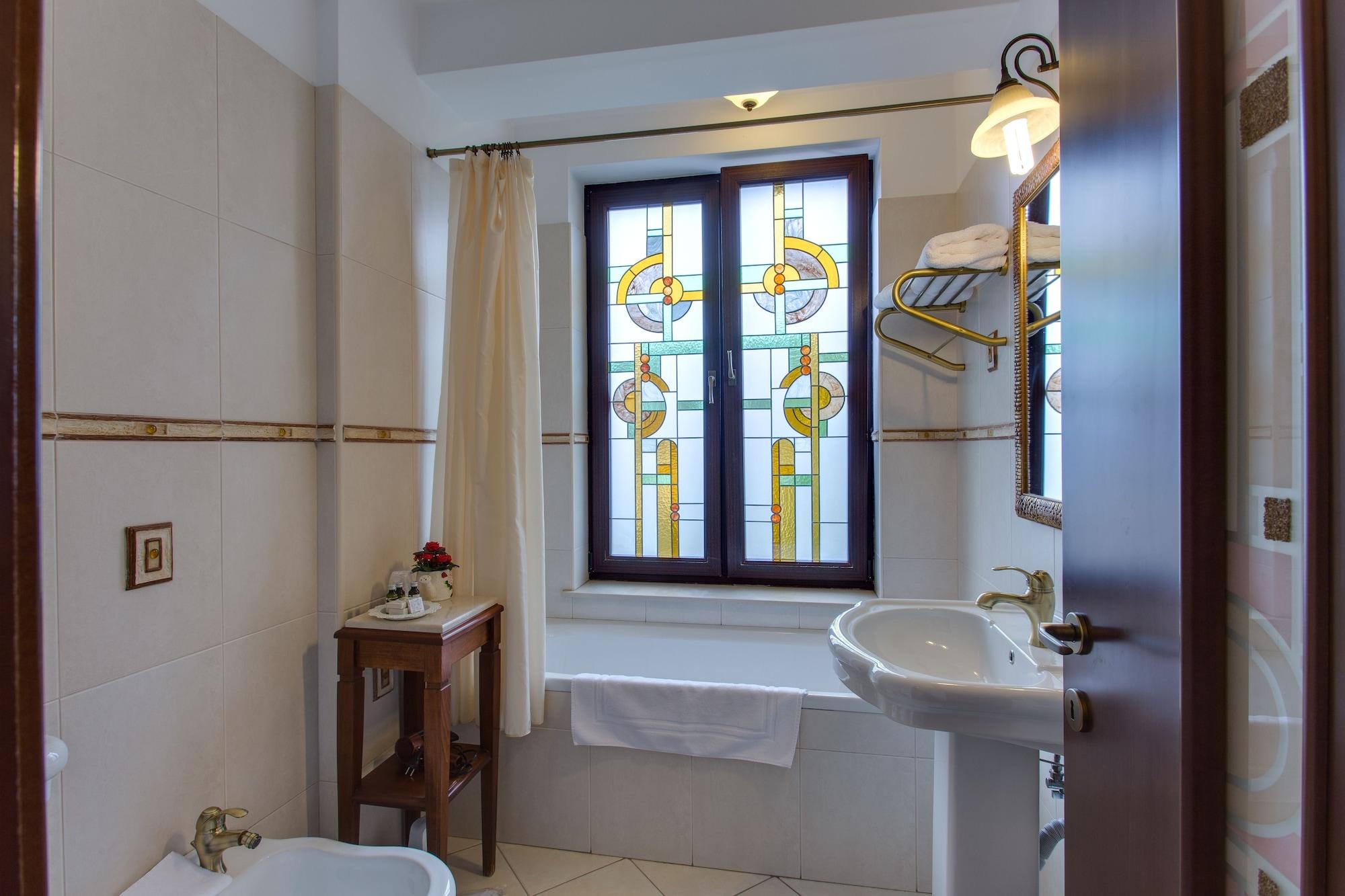 Vila Paris Boutique Hotel Bucarest Esterno foto