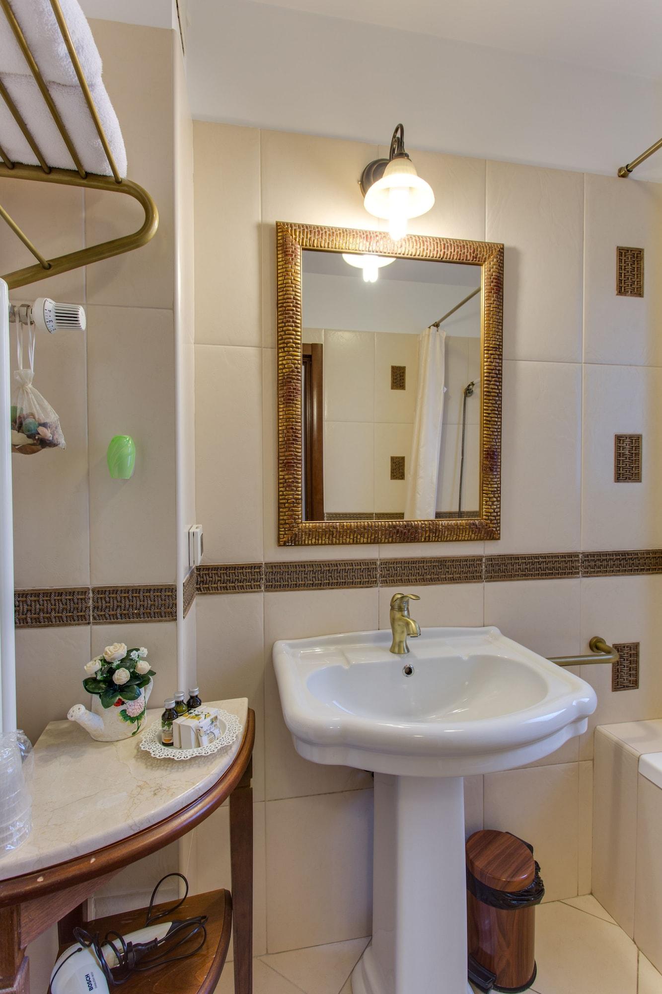 Vila Paris Boutique Hotel Bucarest Esterno foto