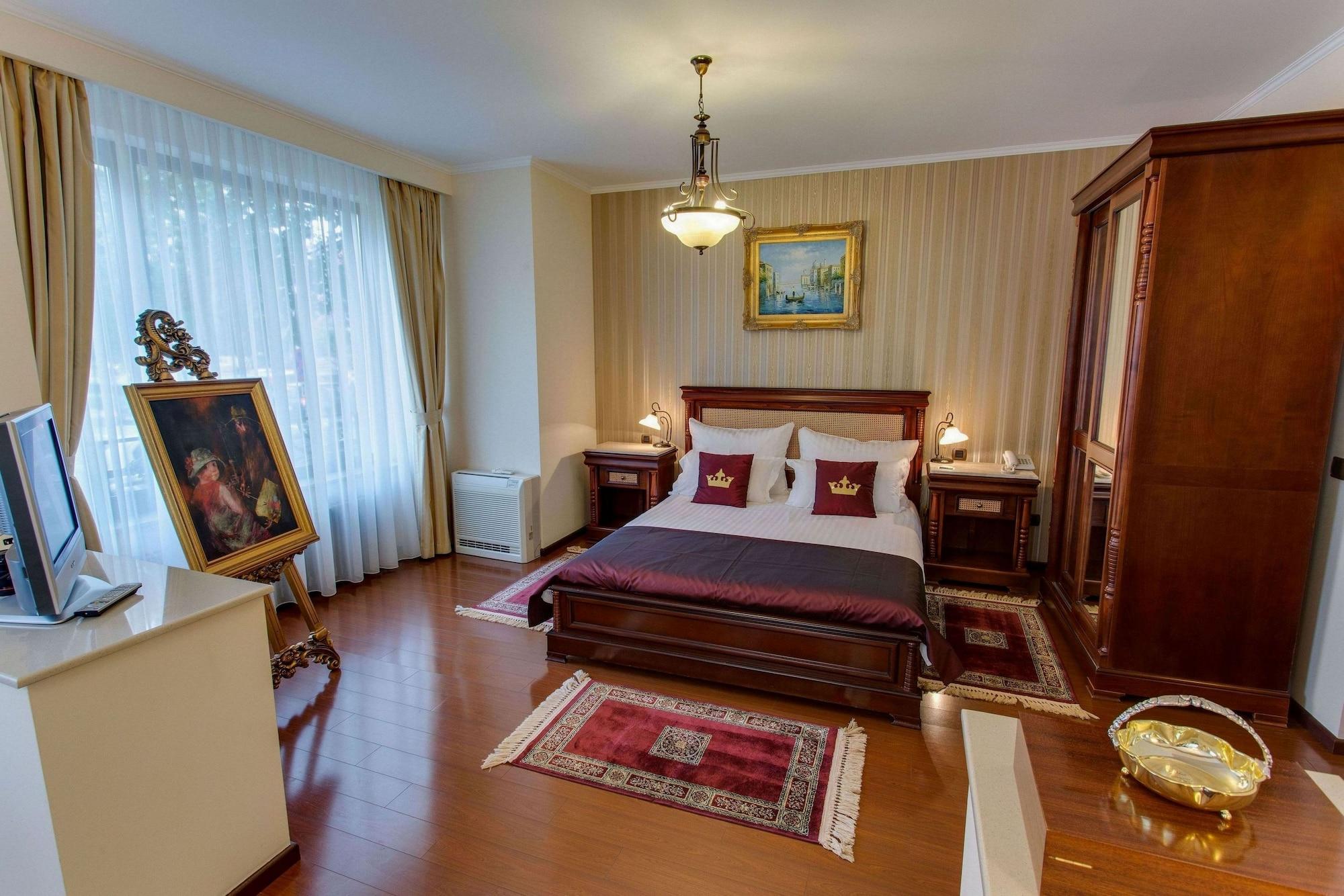 Vila Paris Boutique Hotel Bucarest Esterno foto
